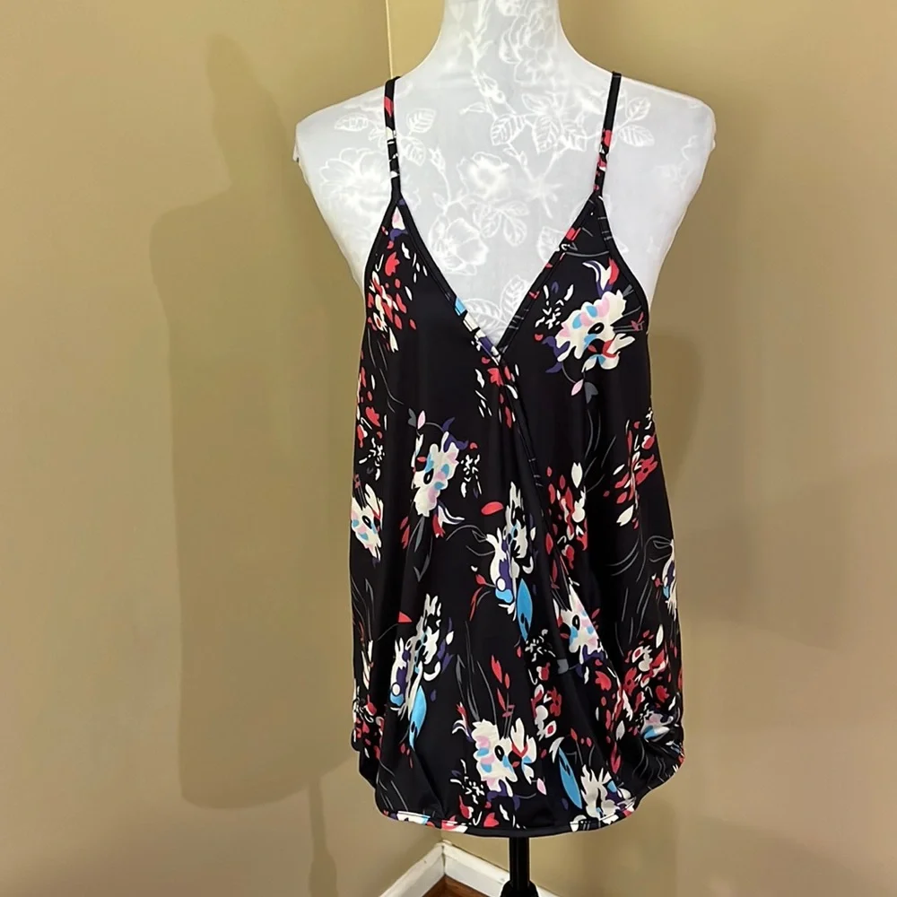 Flattering Floral Spaghetti strap V neck comfy stretch - Picture 10 of 10